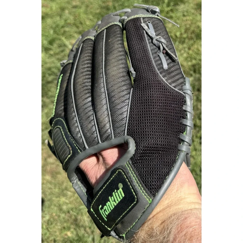 Franklin Fastpitch Pro Series 11 Youth Softball Glove Black Girls LHT 22433L-11